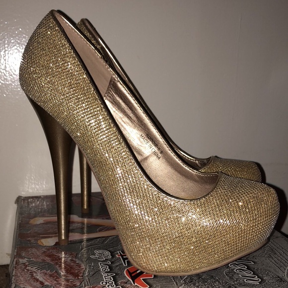 Heels - Picture 2 of 3